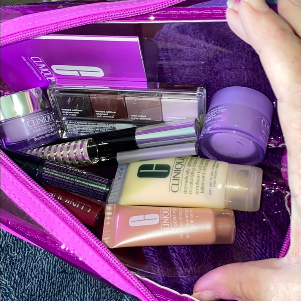 Clinique 12 items Clinique bag Makeup & Skincare